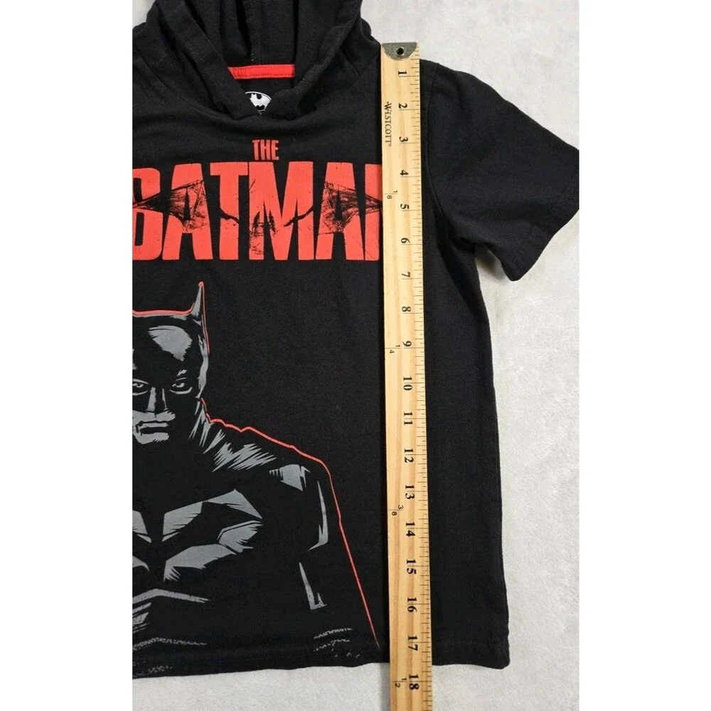 Boys The Batman Short Sleeve Lightweight Hoodie Black Size 6
